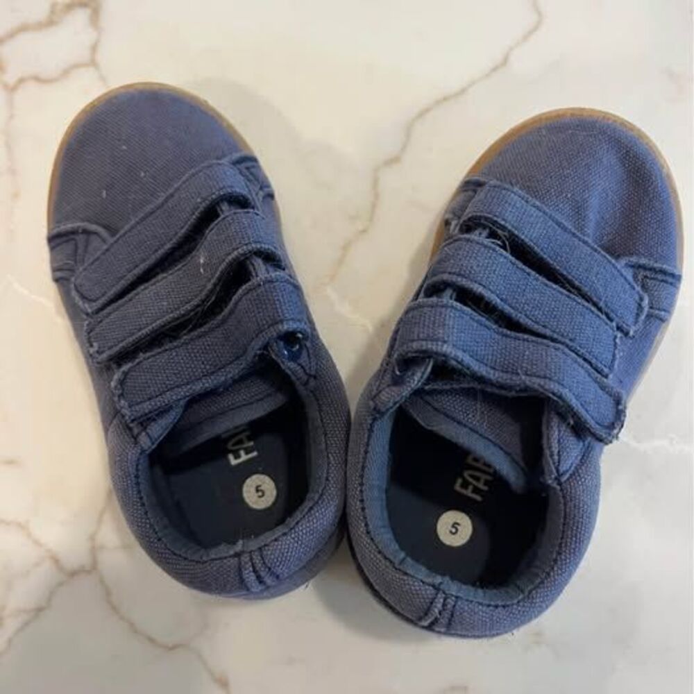 FabKids Toddler Shoes Size 5 Navy Blue Canvas Sneakers Triple Velcro Straps - Picture 2 of 3